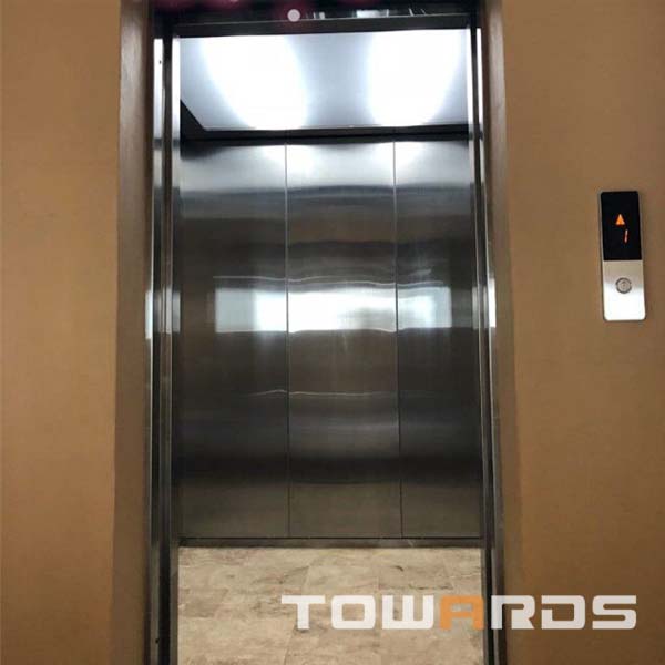 Cara ao ascensor en Omán